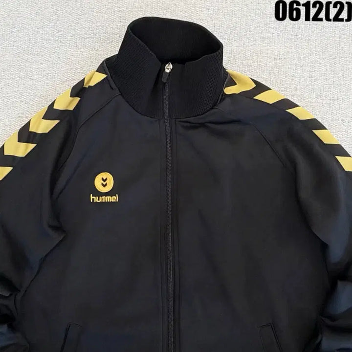 [SOLD OUT] 험멜 트랙탑 블랙 옐로우 L 0612
