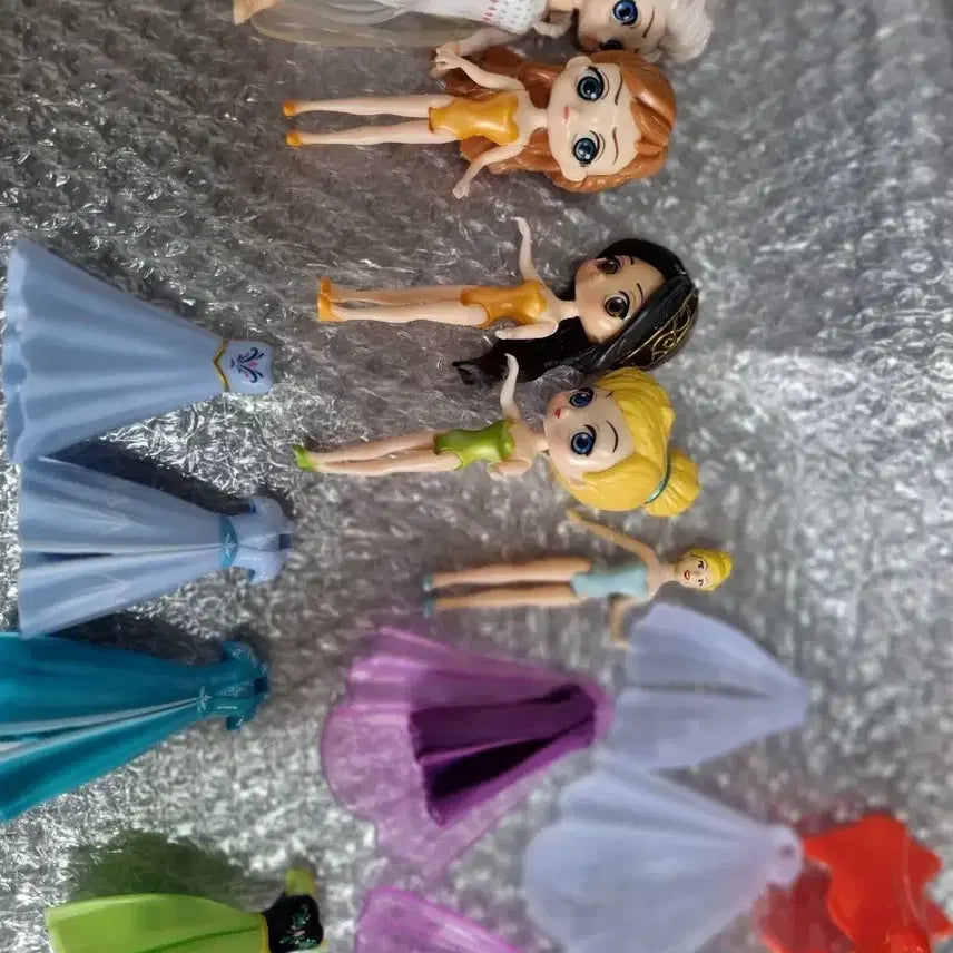 [BUNJANG] Disney Princess Clip Doll Dress-Up Figure Set / 디즈니 공주 클립돌 옷입히기 피규어들