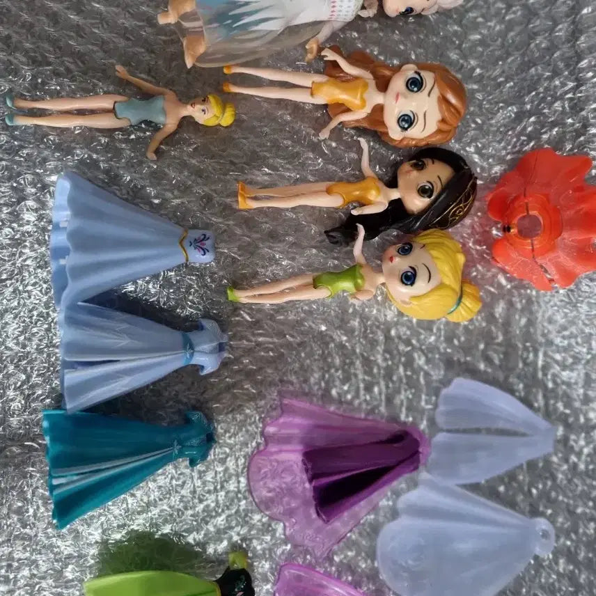 [BUNJANG] Disney Princess Clip Doll Dress-Up Figure Set / 디즈니 공주 클립돌 옷입히기 피규어들