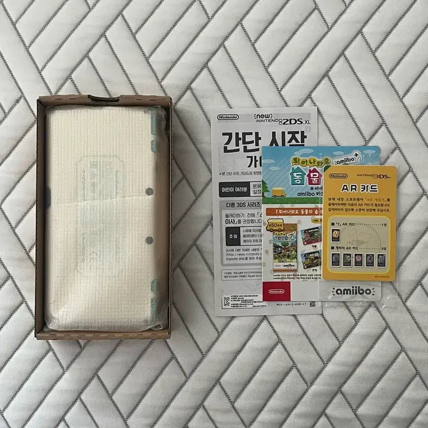 [BUNJANG] Nintendo 2DS XL Animal Crossing Edition / 닌텐도 2DS xl 튀동숲 동물의 숲 에디션 풀박스 판매