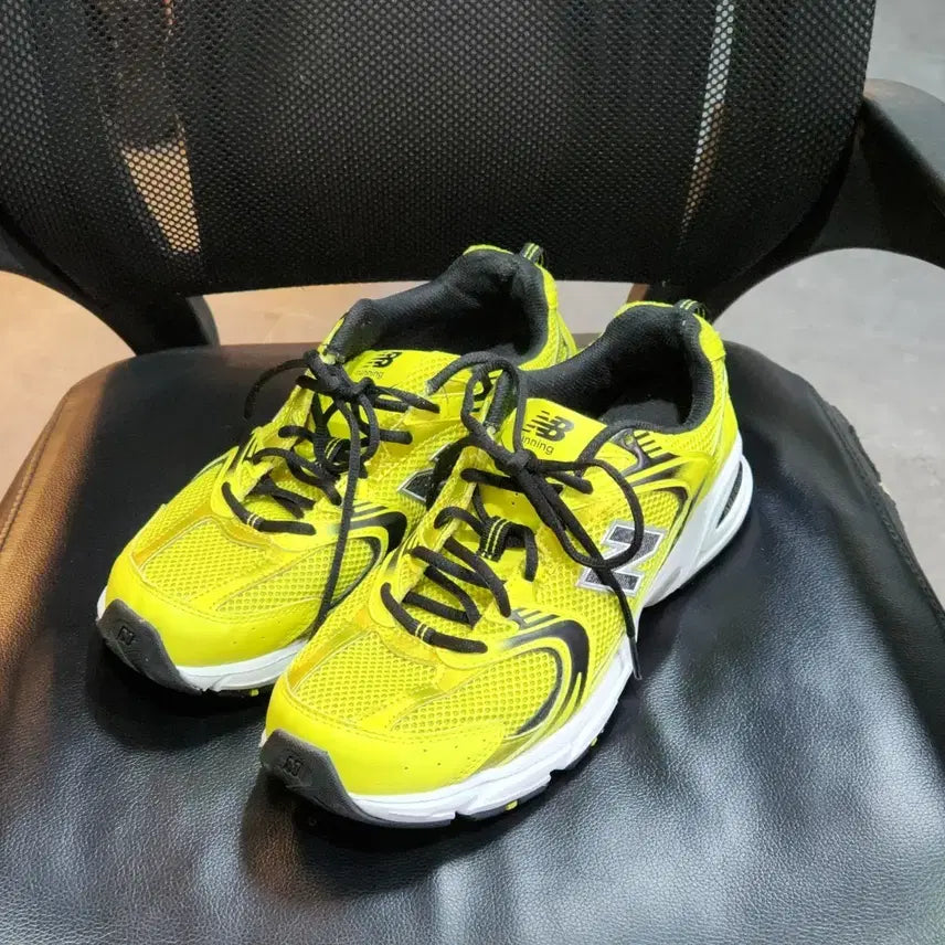[BUNJANG] New Balance 530 Running Shoes Yellow 280mm / 뉴발란스 런닝화 530 옐로우 280mm