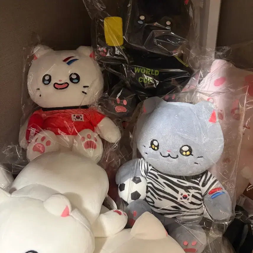 [BUNJANG] Nyanman World Cup Edition Doll Set (Chunbae, Nabi, Yeongcheol) / 냐한남자 월드컵 인형3종세트-춘배,나비,영철