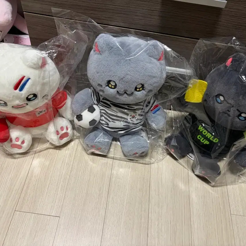 [BUNJANG] Nyanman World Cup Edition Doll Set (Chunbae, Nabi, Yeongcheol) / 냐한남자 월드컵 인형3종세트-춘배,나비,영철