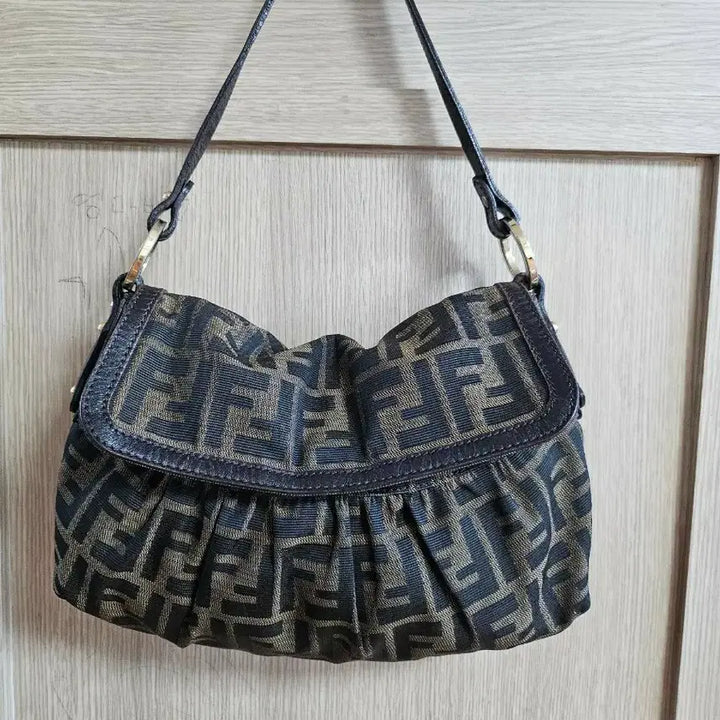 [BUNJANG] Fendi Shoulder Bag Brown / 펜디 숄더백 브라운