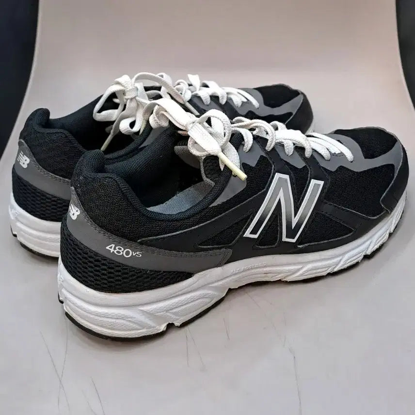 [BUNJANG] New Balance 480v5 Black Sneakers 260mm / 뉴발란스 480v5블랙 운동화 260mm