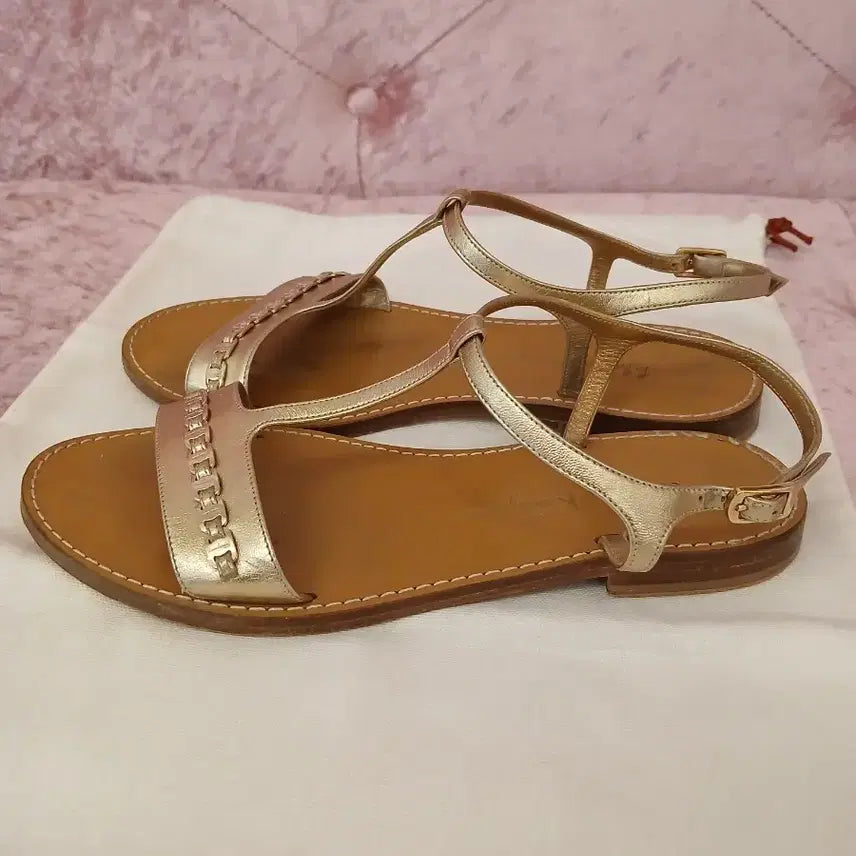 [BUNJANG] Ferragamo Gold Sandals Size 7 / 정품 > 페라가모 골드샌들