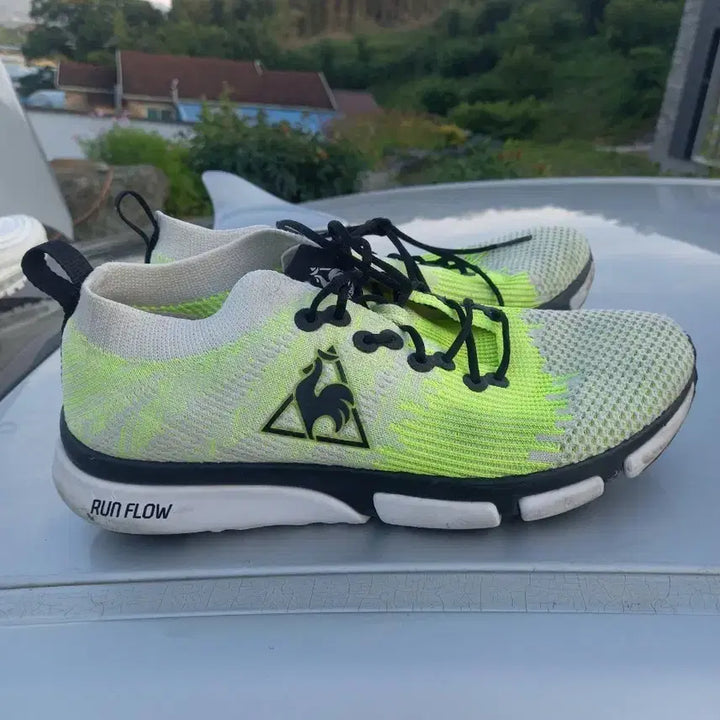 [BUNJANG] Le Coq Sportif Run Flow Fluorescent Running Shoes Size 255 / 르꼬끄 스포르티브 런플로우 형광 런닝화 255