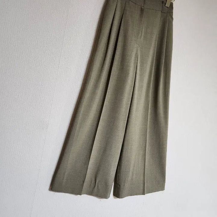 [BUNJANG] The Namugreem Two-Tuck Wide-Leg Pants (Khaki) / 더 나무그림 투턱 와이드팬츠25~26신축성