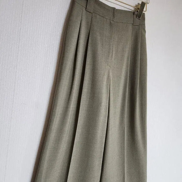 [BUNJANG] The Namugreem Two-Tuck Wide-Leg Pants (Khaki) / 더 나무그림 투턱 와이드팬츠25~26신축성