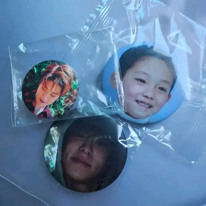 [BUNJANG] WayV Winwin Badge Goods / 엔시티 웨이션브이 WayV 재현 윈윈 뱃지 굿즈 비공굿