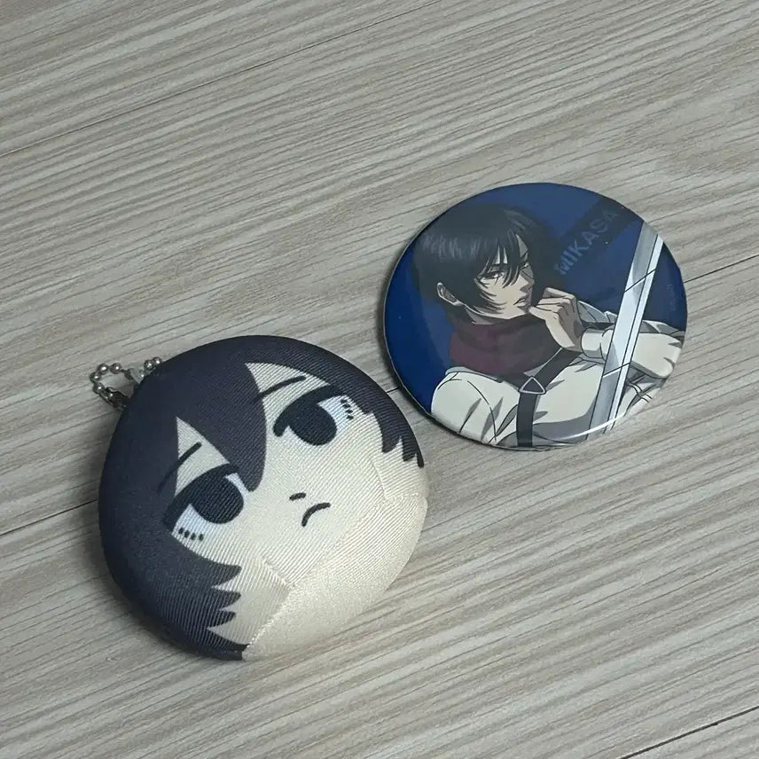 [BUNJANG] Attack on Titan Mikasa Manju Badge Bundle Set / 진격의 거인 미카사 굿즈 만쥬 뱃지