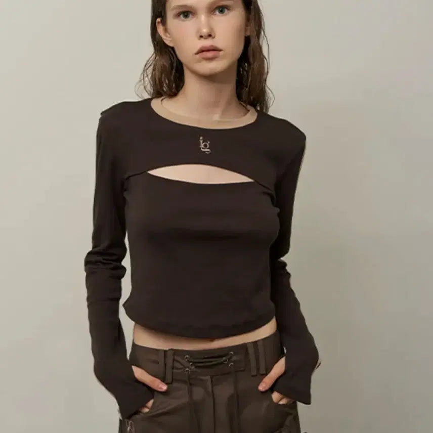 [BUNJANG] Illiy 3 Cutout Long Sleeve Brown / 일리고 IG 컷아웃 롱 슬리브 브라운