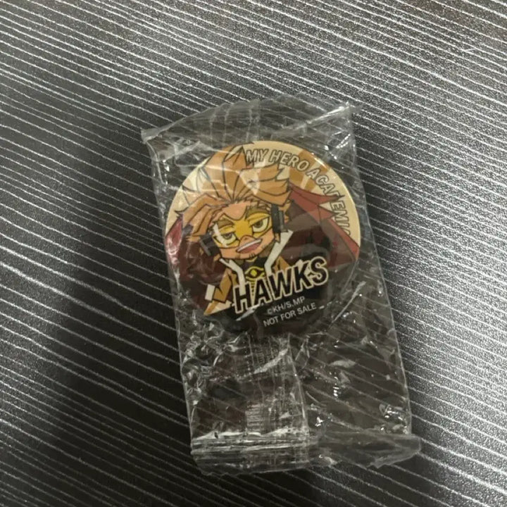 [BUNJANG] My Hero Academia KuraSushi Collaboration Hawks Can Badge (Sealed) / 나의히어로아카데미아) 쿠라스시 콜라보 호크스 캔뱃지 미개봉