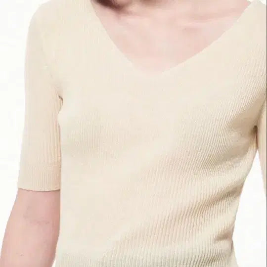 [BUNJANG] Time Signature Silk Blend Rib Knit V-Neck Top Black / 타임 시그니처 실크 블렌드 리브 니트 탑 블랙