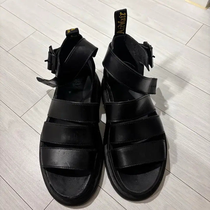 [BUNJANG] Dr. Martens Clarissa Matte Black Sandals (245) / 닥터마틴 클라리사 무광 블랙샌들 245