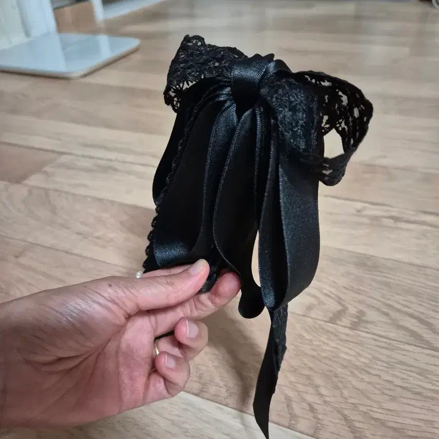 [BUNJANG] Silk Ribbon Banana Hair Clip / [새상품] 성수동 소품샵 레이스 실크 리본 바나나핀