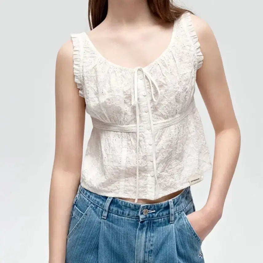 [BUNJANG] Citybreeze Lace Sleeveless Blouse White Crop Top / 시티브리즈 레이스 슬리브리스 블라우스 나시 흰색 크롭티