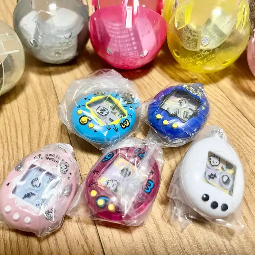[BUNJANG] Tamagotchi Shakashaka Set (1st Edition) / 다마고치 샤카샤카 1탄 5종세트