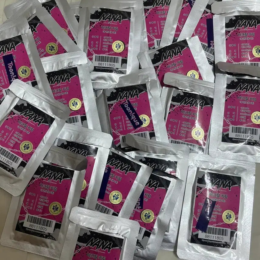 [SOLD OUT] 정가양도 투니크 나나콜라보카페 아크릴키링 야자와아이 NANA