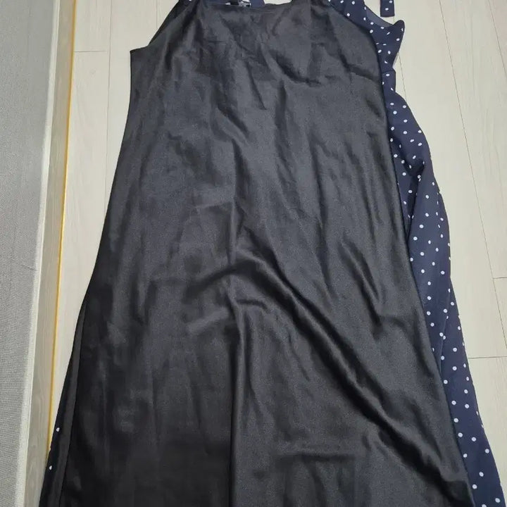 [BUNJANG] Ririnenko &amp; Rappiaf Dresses (Set of 2) / 리리앤코, 라삐아프 원피스 2벌 (77)