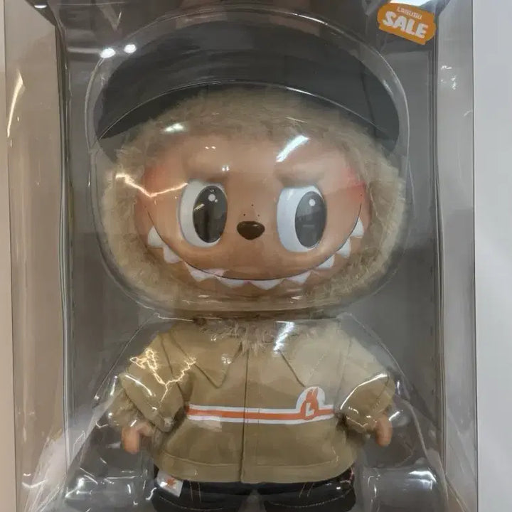 [BUNJANG] Pop Mart Labubu Suspicious Convenience Store Series Plush Doll (37cm) / 정품 팝마트 라부부 수상한 편의점 시리즈 인형37 cm