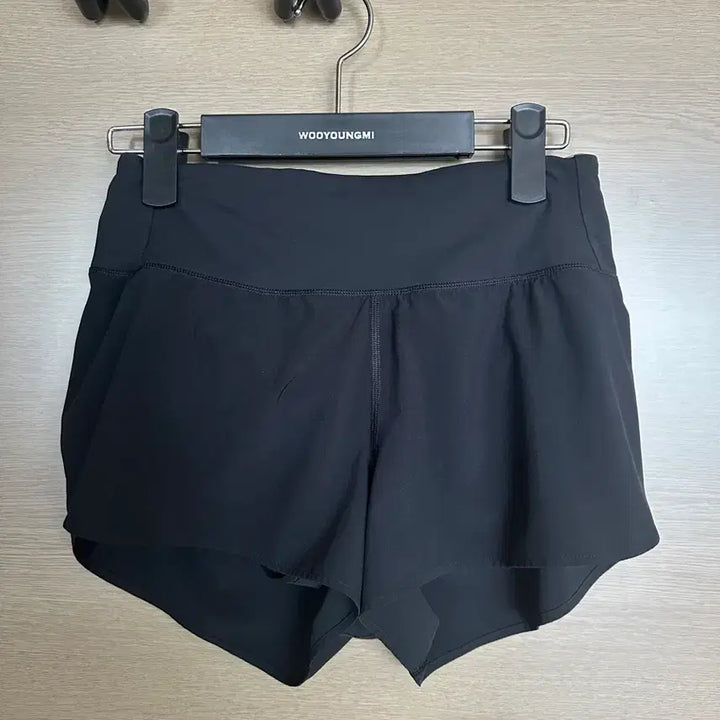 [BUNJANG] Lululemon Speed Up High-Rise Shorts Black XS / [XS]룰루레몬 스피드업 하이라이즈 쇼츠 블랙