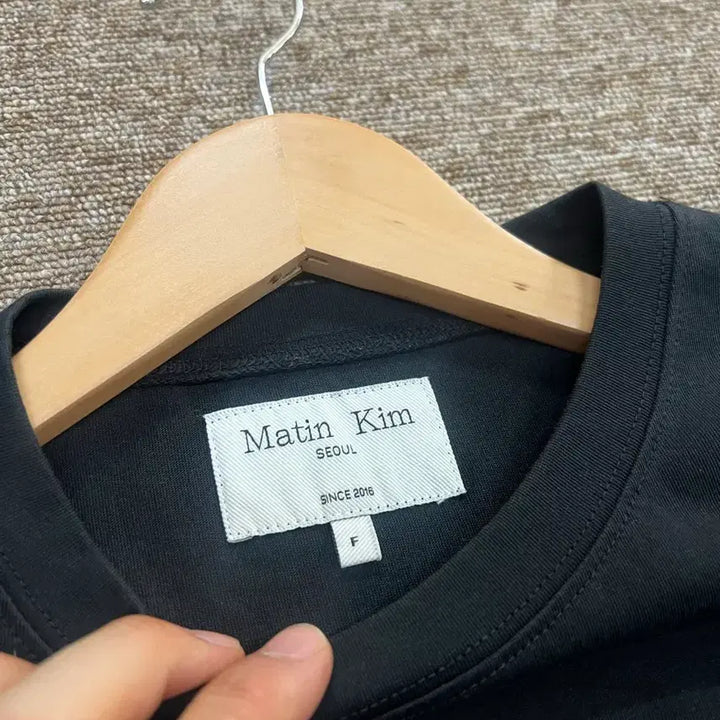 [BUNJANG] Matinkim Black Cropped Short-Sleeve T-Shirt Free Size / 마뗑킴 블랙 크롭 반팔티 Free