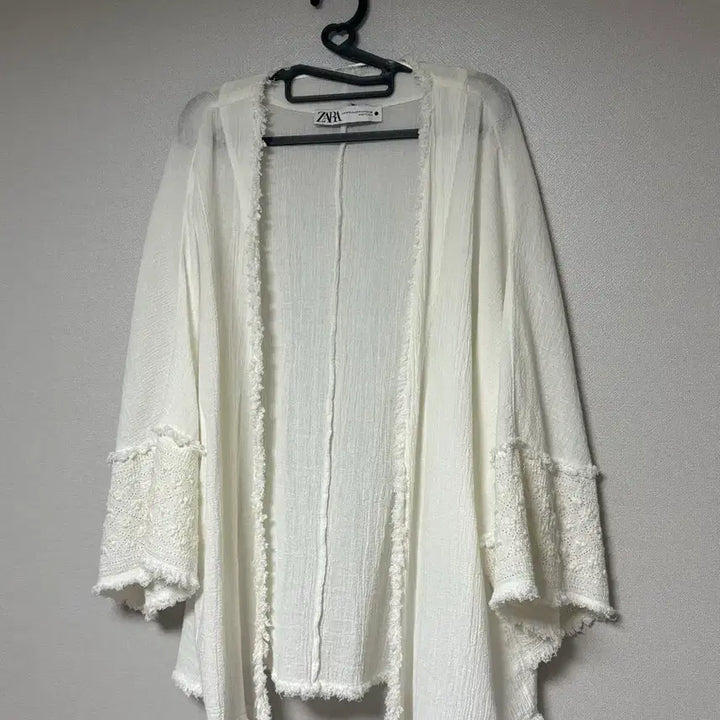 [BUNJANG] ZARA Embroidered Robe Cardigan / 자라 자수 로브 가디건