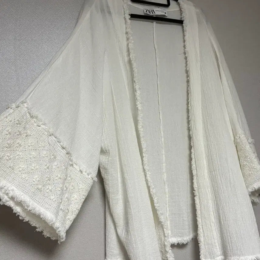 [BUNJANG] ZARA Embroidered Robe Cardigan / 자라 자수 로브 가디건