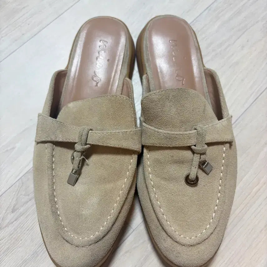 [BUNJANG] Beige Suede Bloafer Shoes (Size 240) / 블로퍼 240사이즈