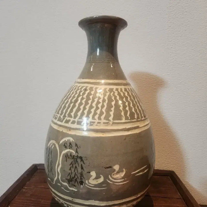 [BUNJANG] Buncheong Ware Duck Motif Ewer Vase (Reproduction) / [고풍스러운 정취] 세월의 깊이를 담은 분청 오리문 주병 (화병)