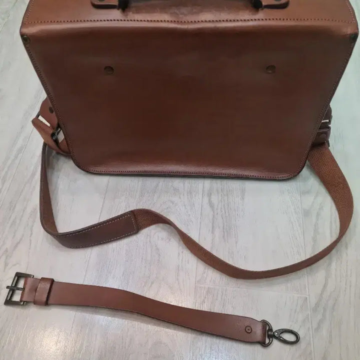 [BUNJANG] Brown Leather Briefcase / 브라운 가죽 서류가방 브리브케이스