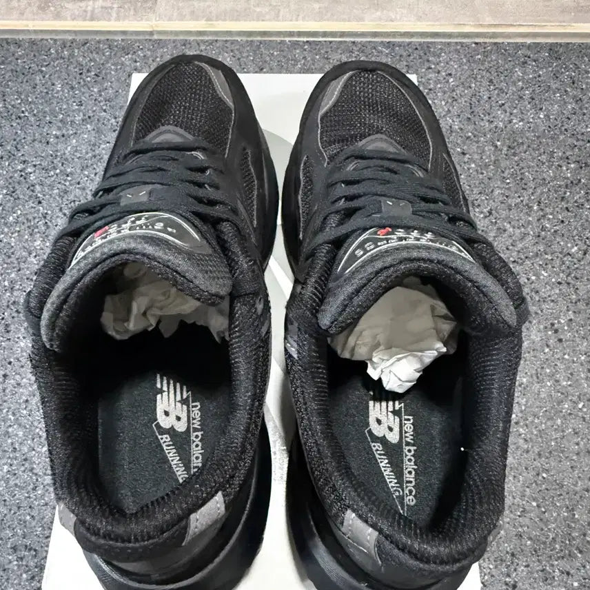 [BUNJANG] New Balance 990v6 Made in USA Triple Black / 뉴발란스 990v6 메이드 인 USA 트리플 블랙 270
