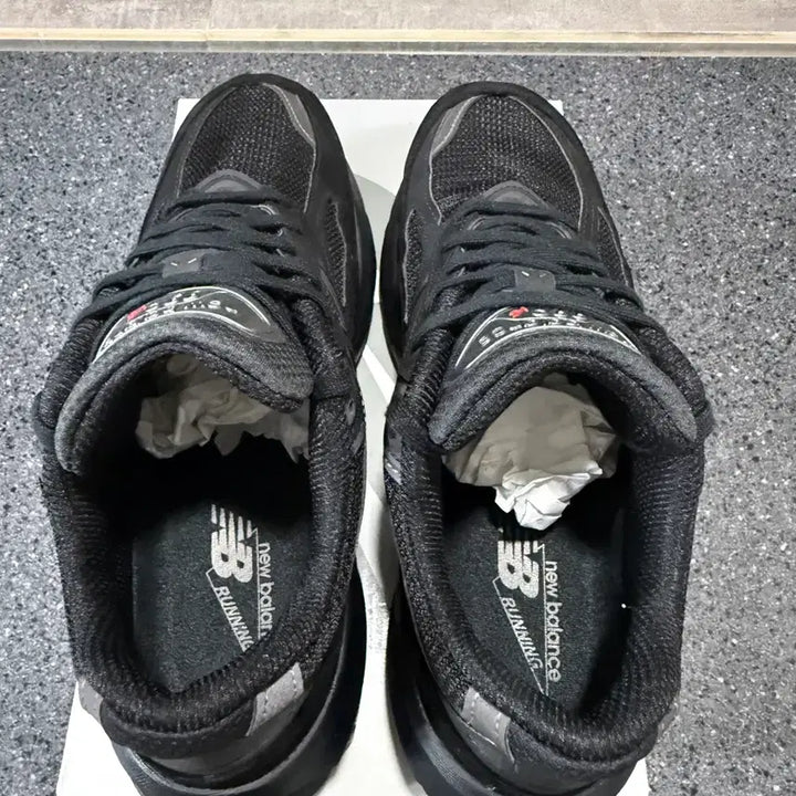 [BUNJANG] New Balance 990v6 Made in USA Triple Black / 뉴발란스 990v6 메이드 인 USA 트리플 블랙 270