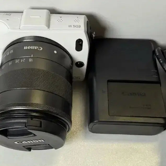 [SOLD OUT] 캐논 EOS M 18-55mm 미러리스 카메라