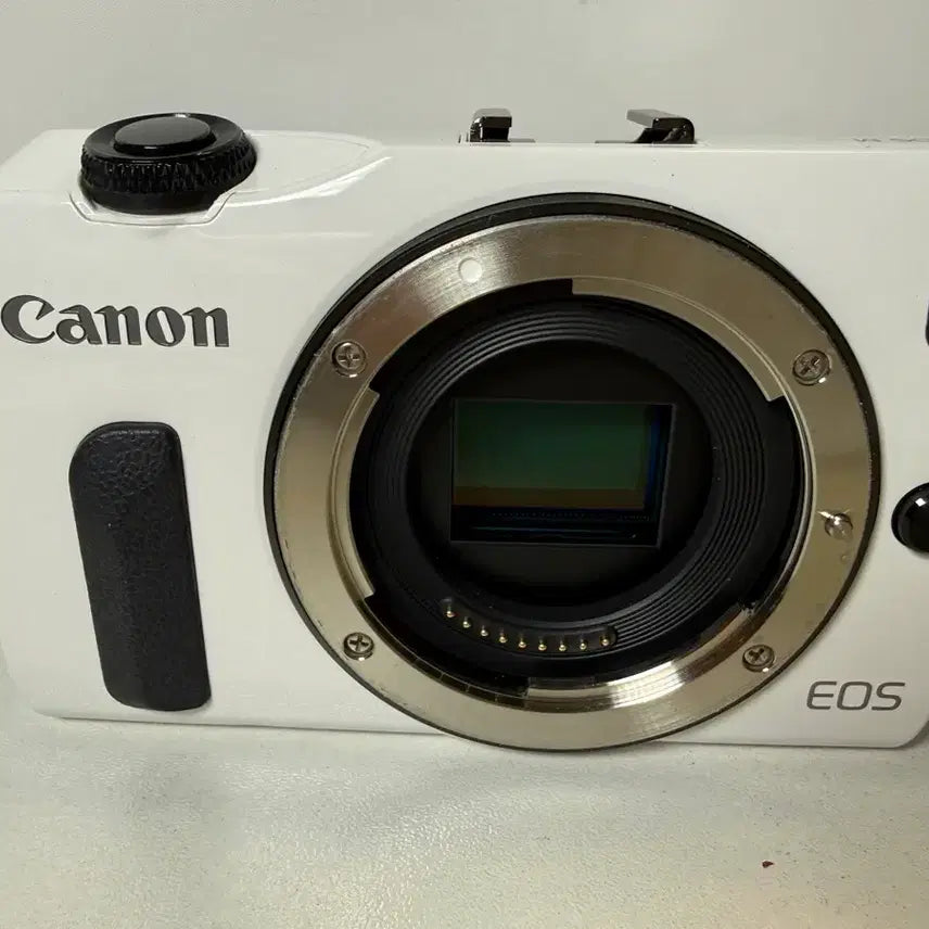 [SOLD OUT] 캐논 EOS M 18-55mm 미러리스 카메라