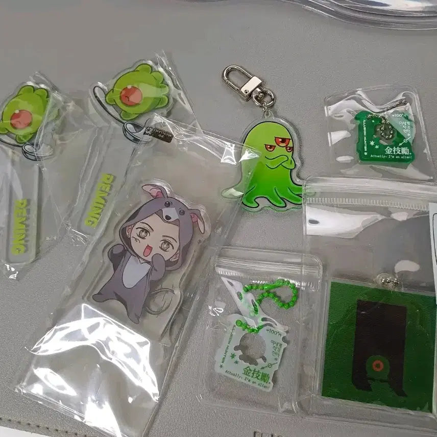 [BUNJANG] Isekai Incorrect Hunter Official &amp; Unofficial Goods Bundle Set / 이세계 착각 헌터 / 이착헌 공굿 비공굿 판매