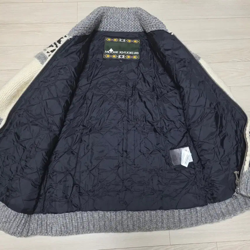 [BUNJANG] Moose Knuckles Nordic Pattern Zip-Up Knit / 무스너클 노르딕 패턴 집업 니트