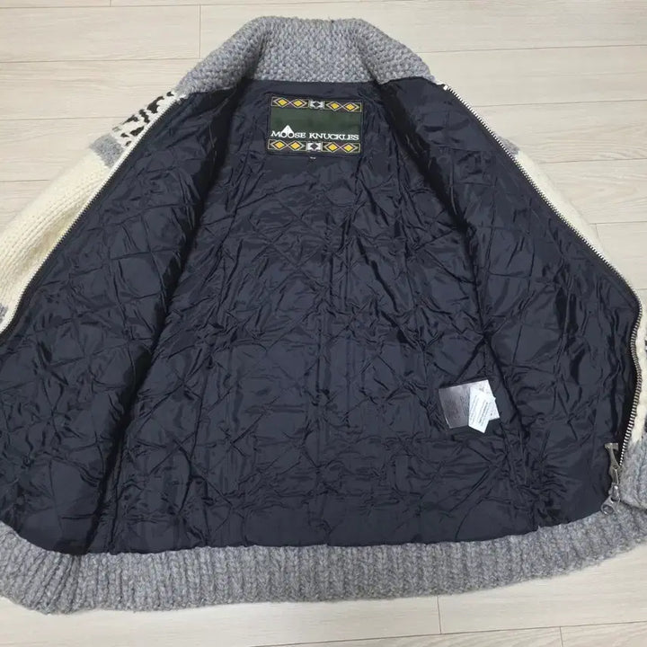 [BUNJANG] Moose Knuckles Nordic Pattern Zip-Up Knit / 무스너클 노르딕 패턴 집업 니트