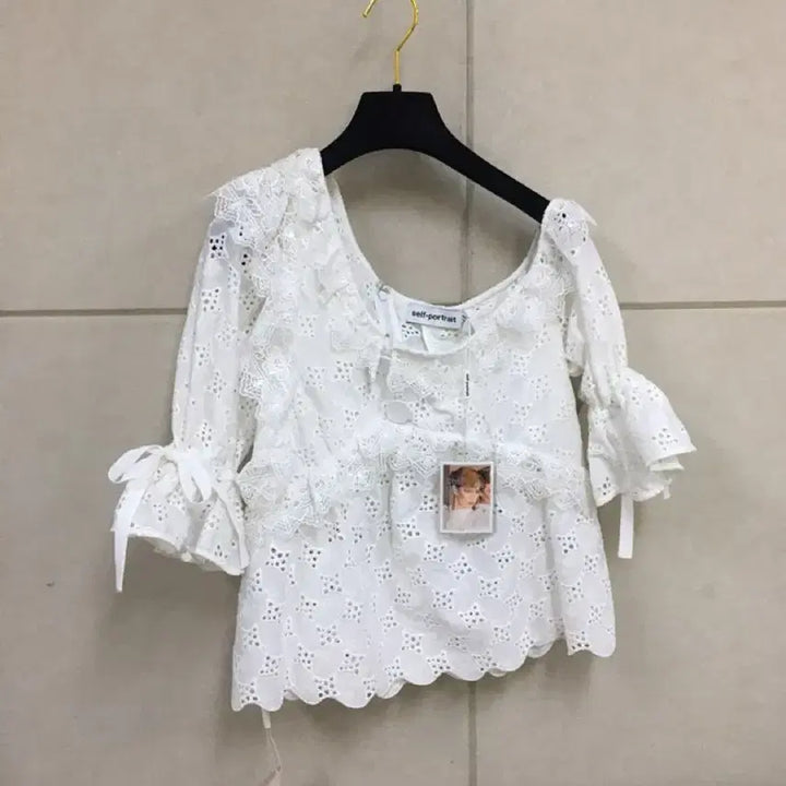 [BUNJANG] Self-Portrait White Puff Sleeve Lace Blouse / (새상품) 셀프 포트레이트(정품)반팔 퍼프소매 레이스 블라우스 언발란스