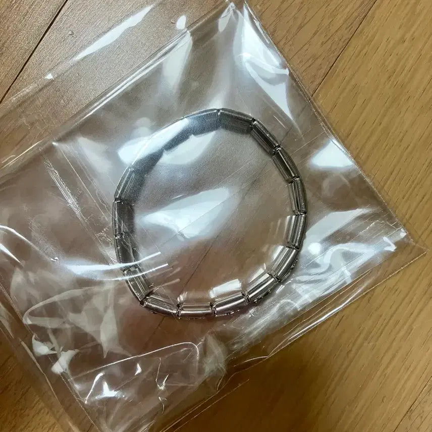 [BUNJANG] Olivia Rodrigo Concert Charm Bracelet / 올리비아 로드리고 콘서트 md팔찌