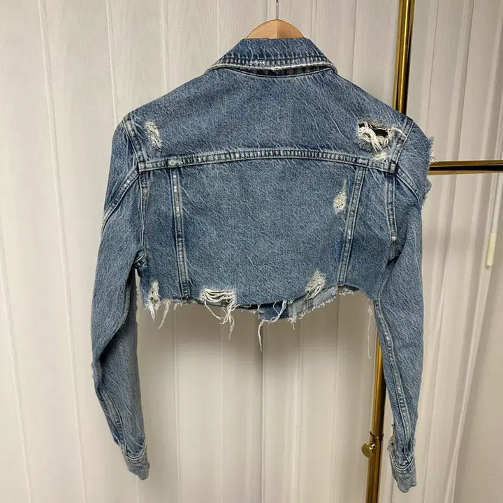 [BUNJANG] Zara Cropped Distressed Denim Jacket M / 자라 크롭 데미지 청자켓 M