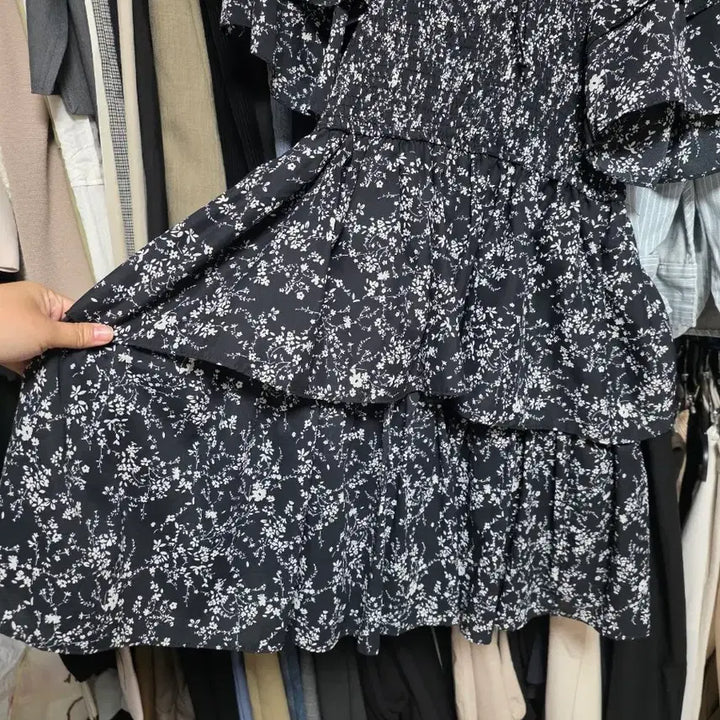 [BUNJANG] Black Floral Chiffon Dress (One Size) / 스모크밴딩 블랙 플라워 쉬폰 원피스 프리사이즈 새상품
