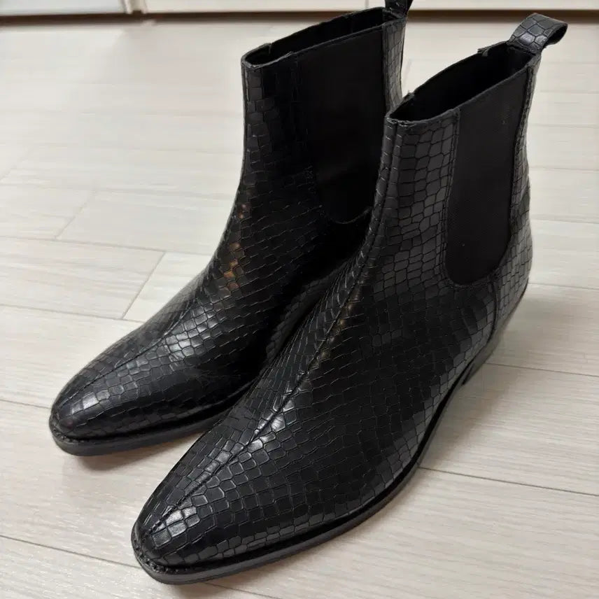 [BUNJANG] Straight To Hell Leather Chelsea Boots (US 9 / KR 270) / 가죽 첼시 부츠 Straight To Hell (US 9 / KR 270