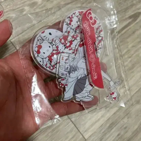[BUNJANG] Sanrio x Junji Ito Garu Tomie Kitty Acrylic Stand / 산리오x이토준지 갸루 토미에 키티 아크릴 스탠드