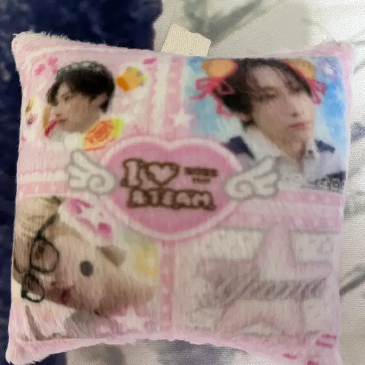 [BUNJANG] andTEAM Yuma Cushion Keyring Fanmade Pink / 앤팀 andteam &amp;team 유마 yuma 쿠션 키링 비공굿 방꾸 핑크