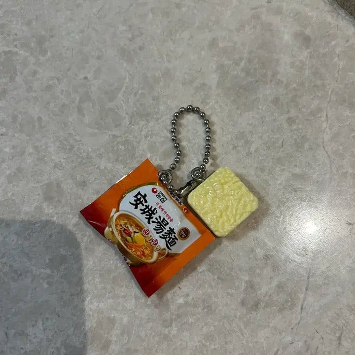 [BUNJANG] Nongshim Ramen Miniature Gacha Keychain Set / 농심 라면 미니어처 가챠