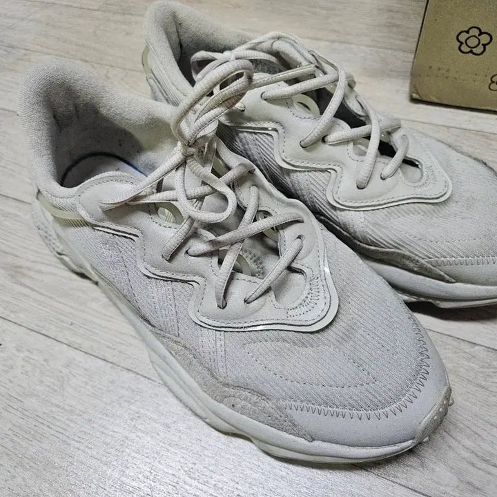 [SOLD OUT] 아디다스 오즈위고 스니커즈 브라운 270