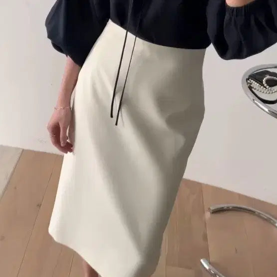 [BUNJANG] Sie Yui Line Skirt Ecru Beige S / 시에 sie 유이 라인 스커트 에크루베이지 S