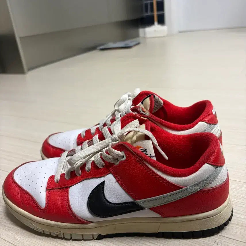 [BUNJANG] Nike Dunk Low Retro Premium University Red Black / 나이키 덩크 로우 레트로 프리미엄 유니버시티 레드 블랙 265